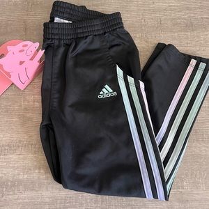 Adidas kids joggers used few times size 6 good condition